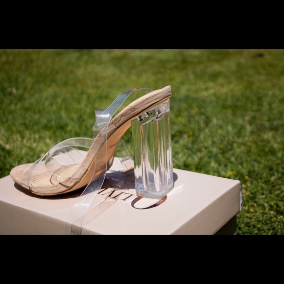 Super cute clear strap heels - Picture 2 of 2